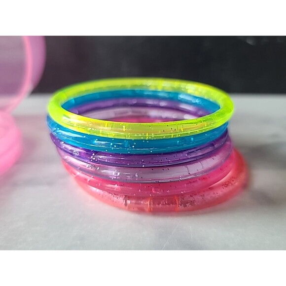 Hello Kitty Plastic Purse With Bracelets Dress Up Toy - Picture 7 of 10